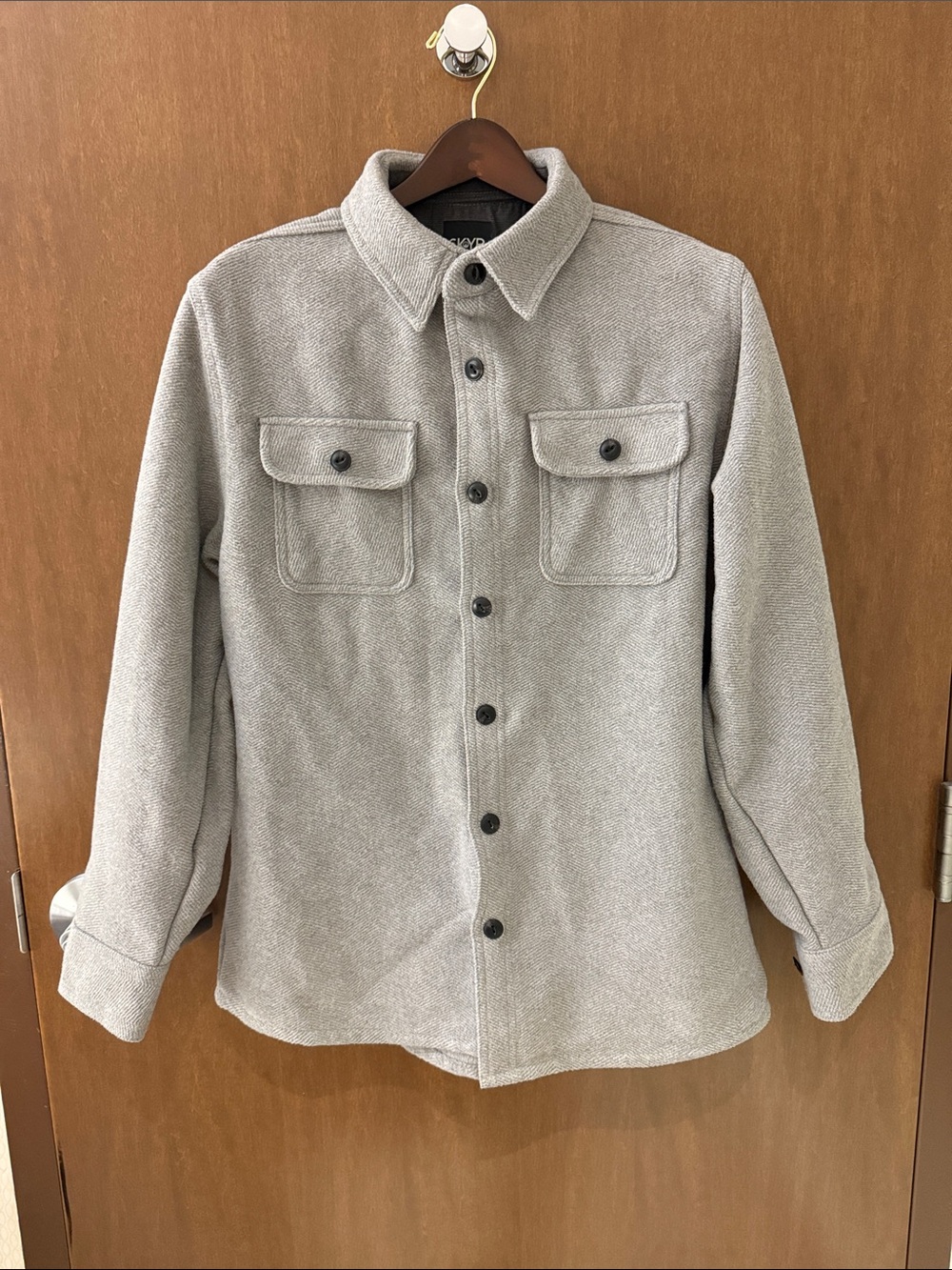 SKYR Men's Gray Button-Up Overshirt Jacket. Size L